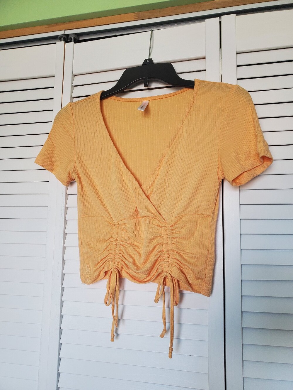 Apricot Ruched V-Neck Short Sleeve Top